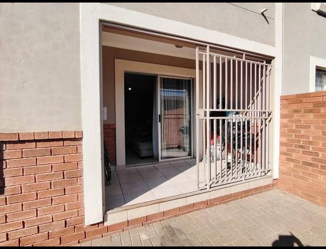 2 BEDROOM PROPERTY TO RENT IN MONAVONI